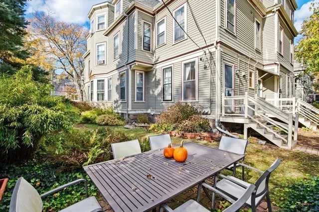 $998,000 | 72 Cypress Street, Unit 1, Brookline, MA 02445