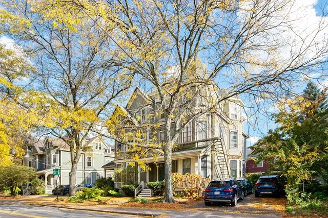 $998,000 | 72 Cypress Street, Unit 1, Brookline, MA 02445