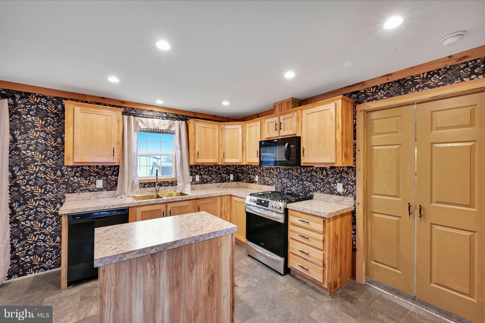 60 Penn Valley Village Lititz, PA 17543 - Photo 10 of 33 Kitchen