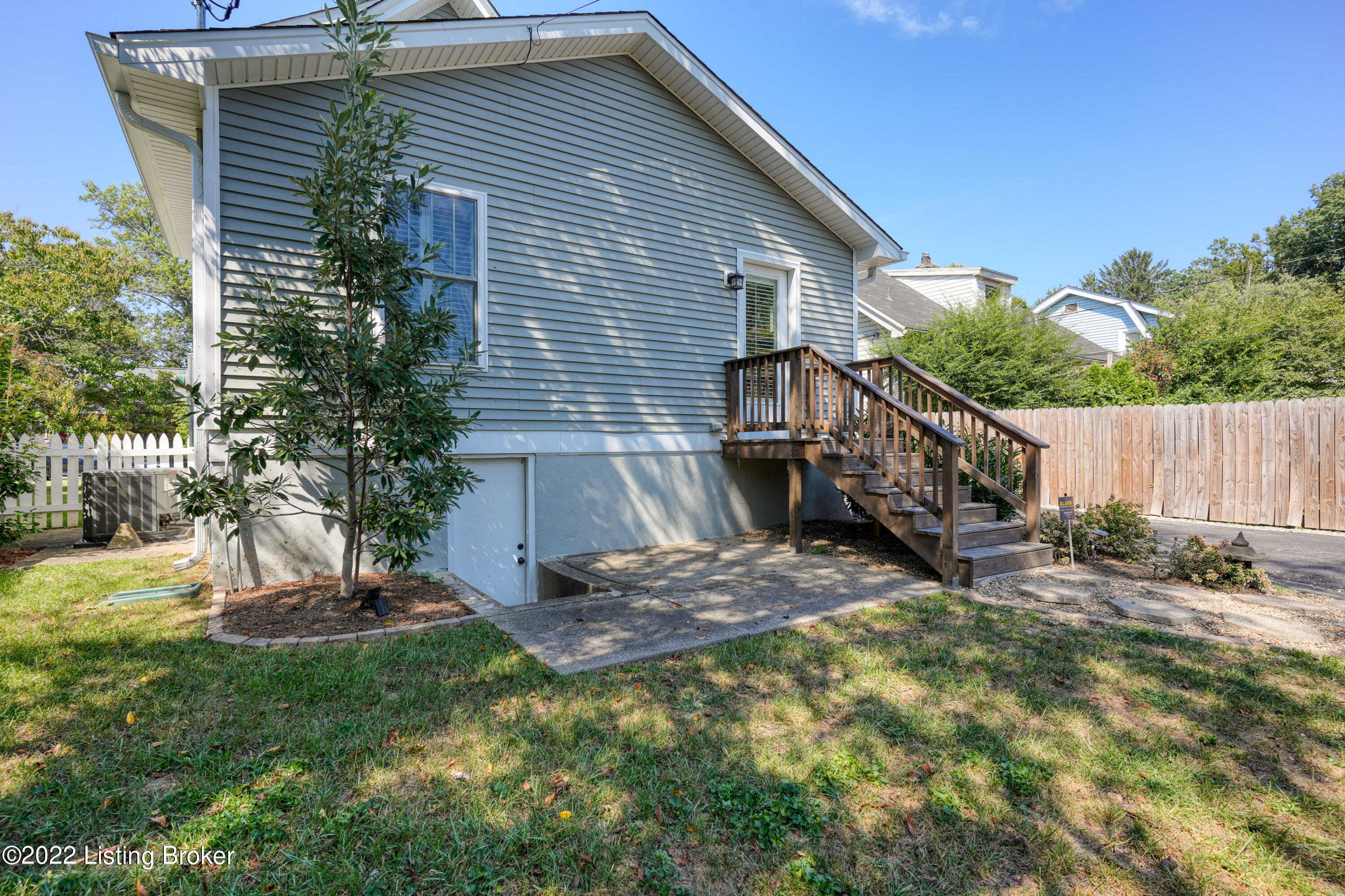 3830 Ormond Road Louisville, KY 40207 - Photo 37 of 40 054 - 20210920 700072