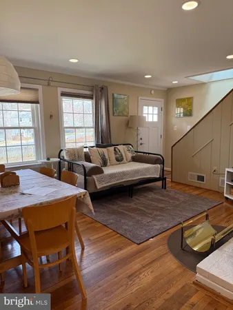 $3,100 | 407 Calvin Lane, Rockville, MD 20851