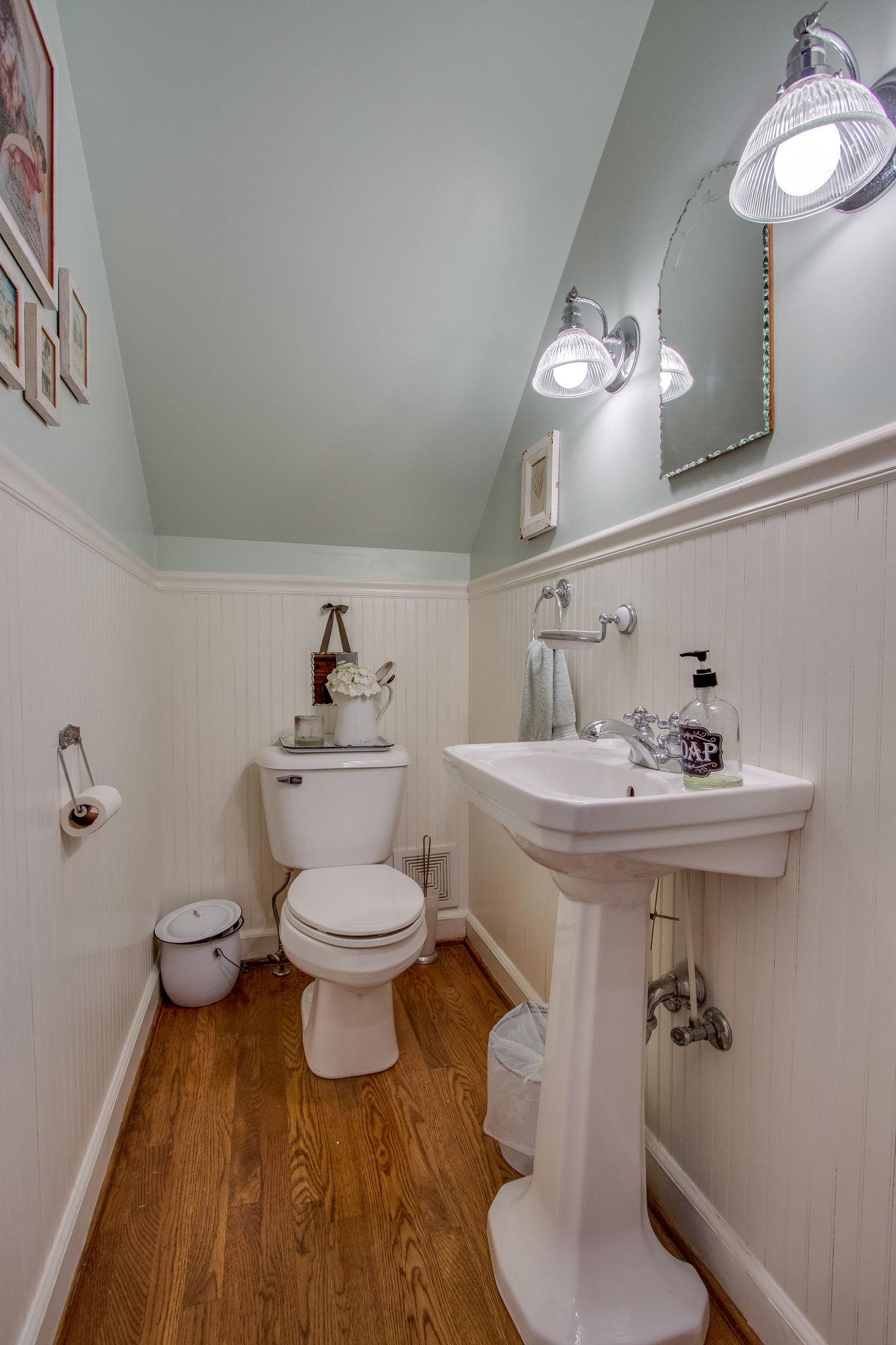 382 Lohman Road Mount Juliet, TN 37122 - Photo 10 of 30 a bathroom with a sink toilet and a mirror