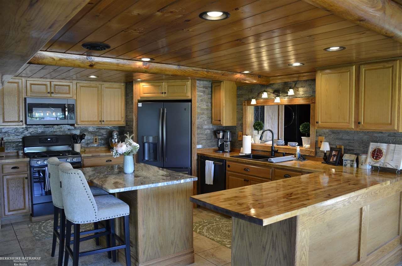 48677 Sugarbush Road New Baltimore, MI 48047 - Photo 6 of 37 House Kitchen