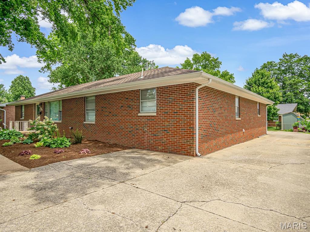 608 South Augusta Street O'Fallon, IL 62269 - Photo 2 of 17
