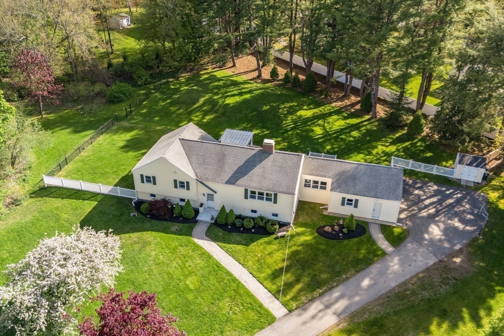 13 Pinecrest Road Andover, MA 01810 - Photo 4 of 40