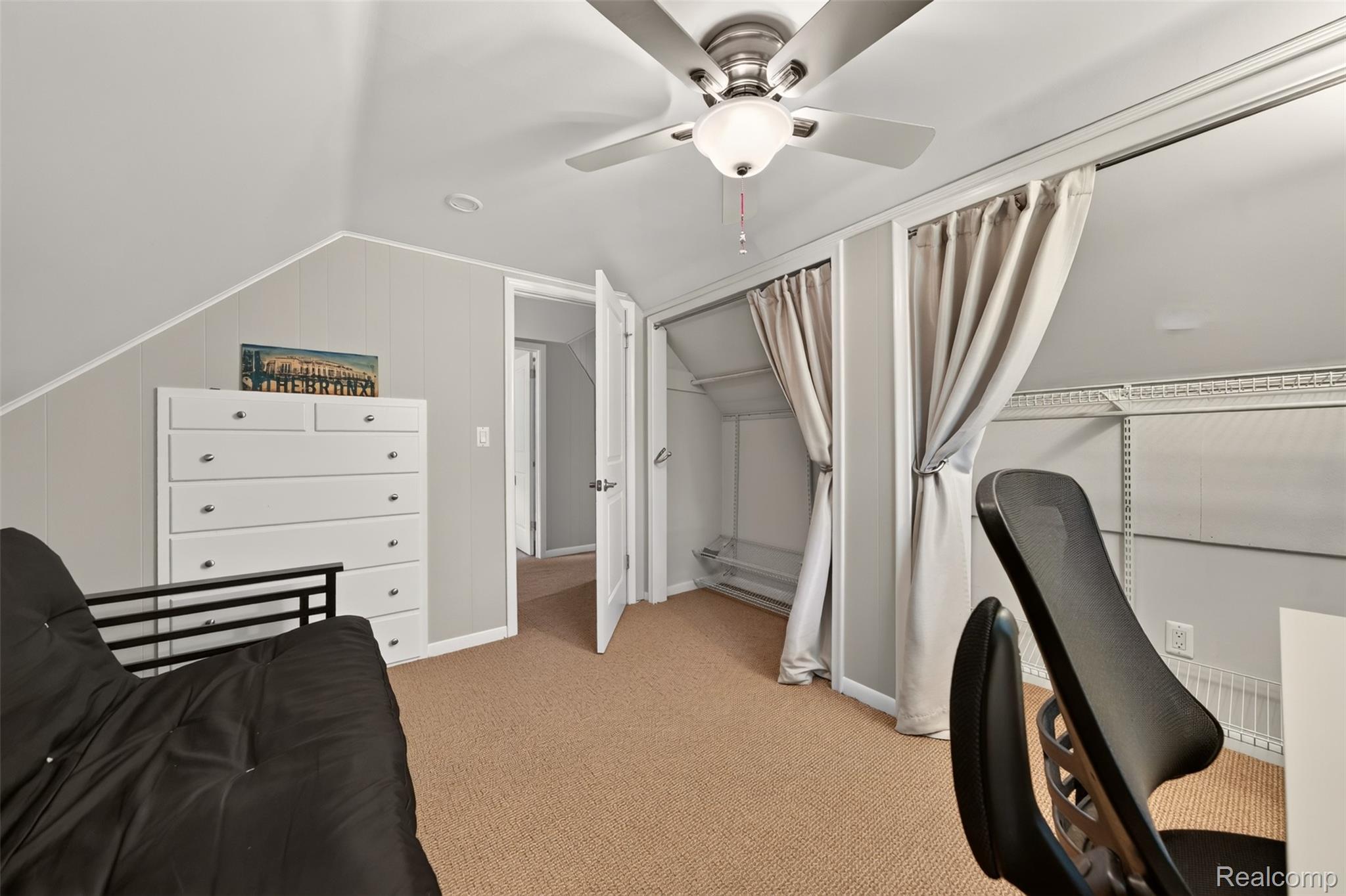 2925 Bembridge Road Royal Oak, MI 48073 - Photo 31 of 44 Bedroom #4 can be used as a study, office or playroom