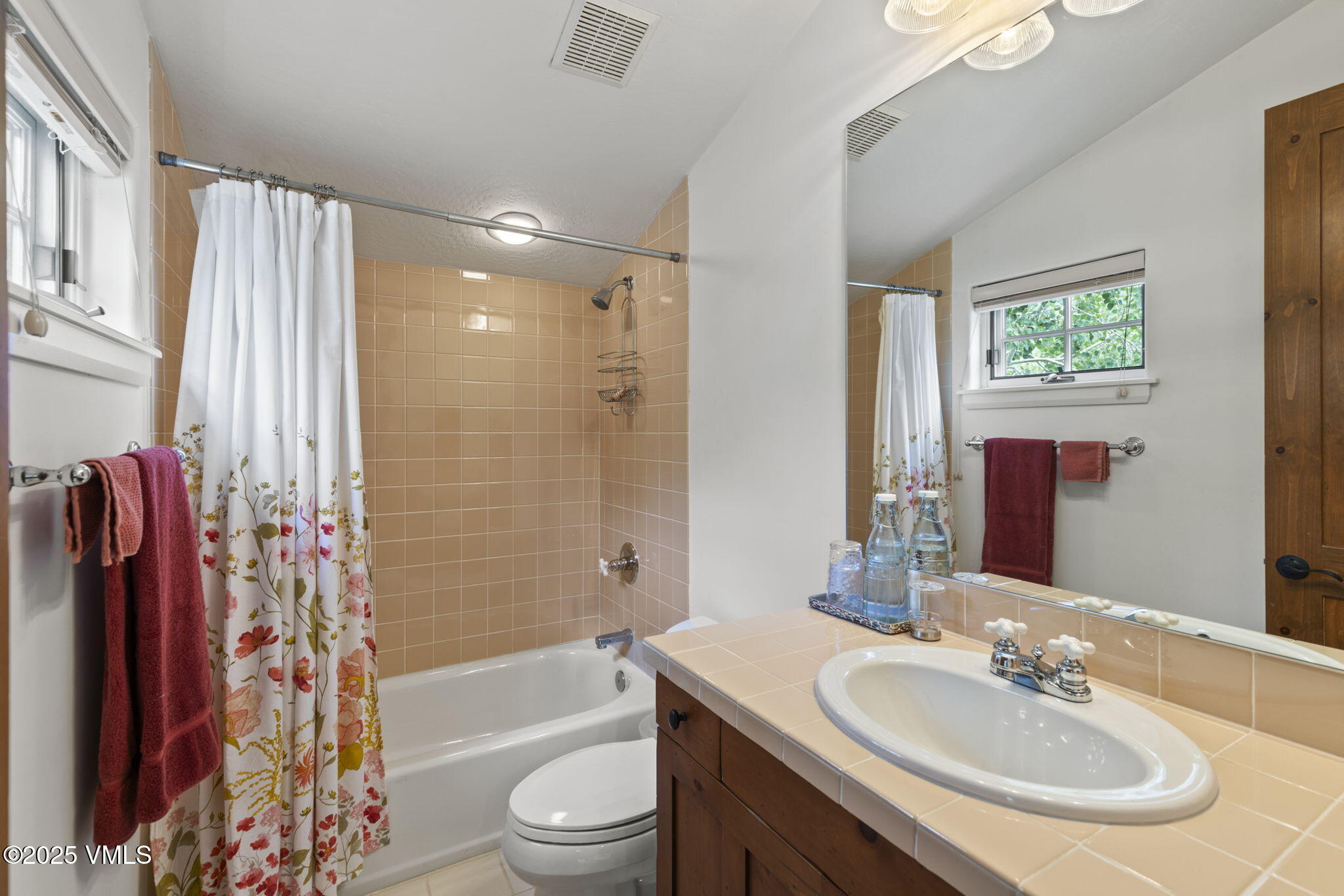 94 Eagles Glen Road Edwards, CO 81632 - Photo 27 of 43 a bathroom with a sink toilet and shower