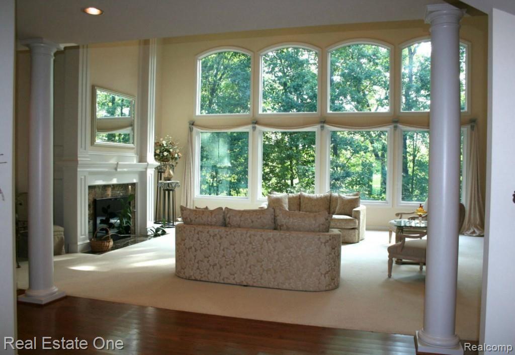 7811 Fieldstone Ridge Clarkston, MI 48348 - Photo 9 of 51 IMG_1531.jpg