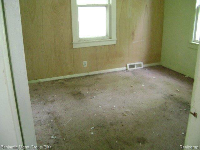 3283 Emmons Avenue Rochester, MI 48307 - Photo 5 of 7 bed1