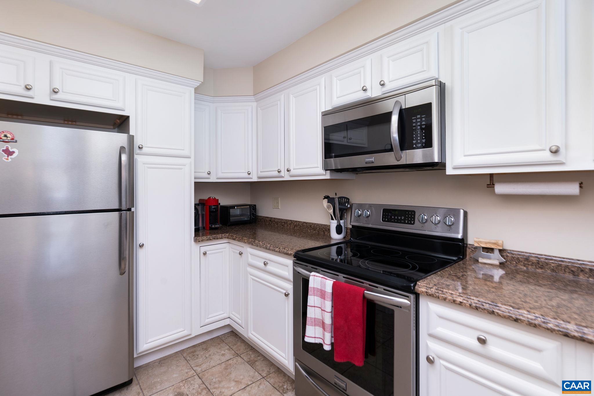1 Marina Point, Unit B1 Palmyra, VA 22963 - Photo 17 of 49
