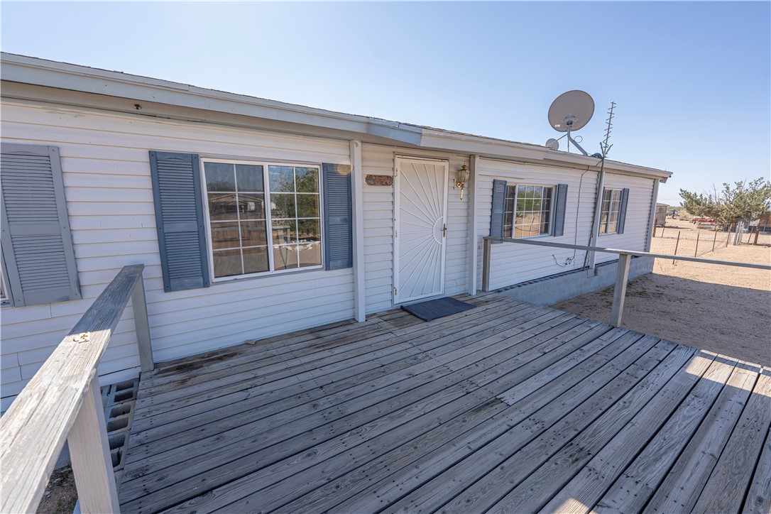 4070 Cowlic Road Golden Valley, AZ 86413 - Photo 2 of 39 Deck