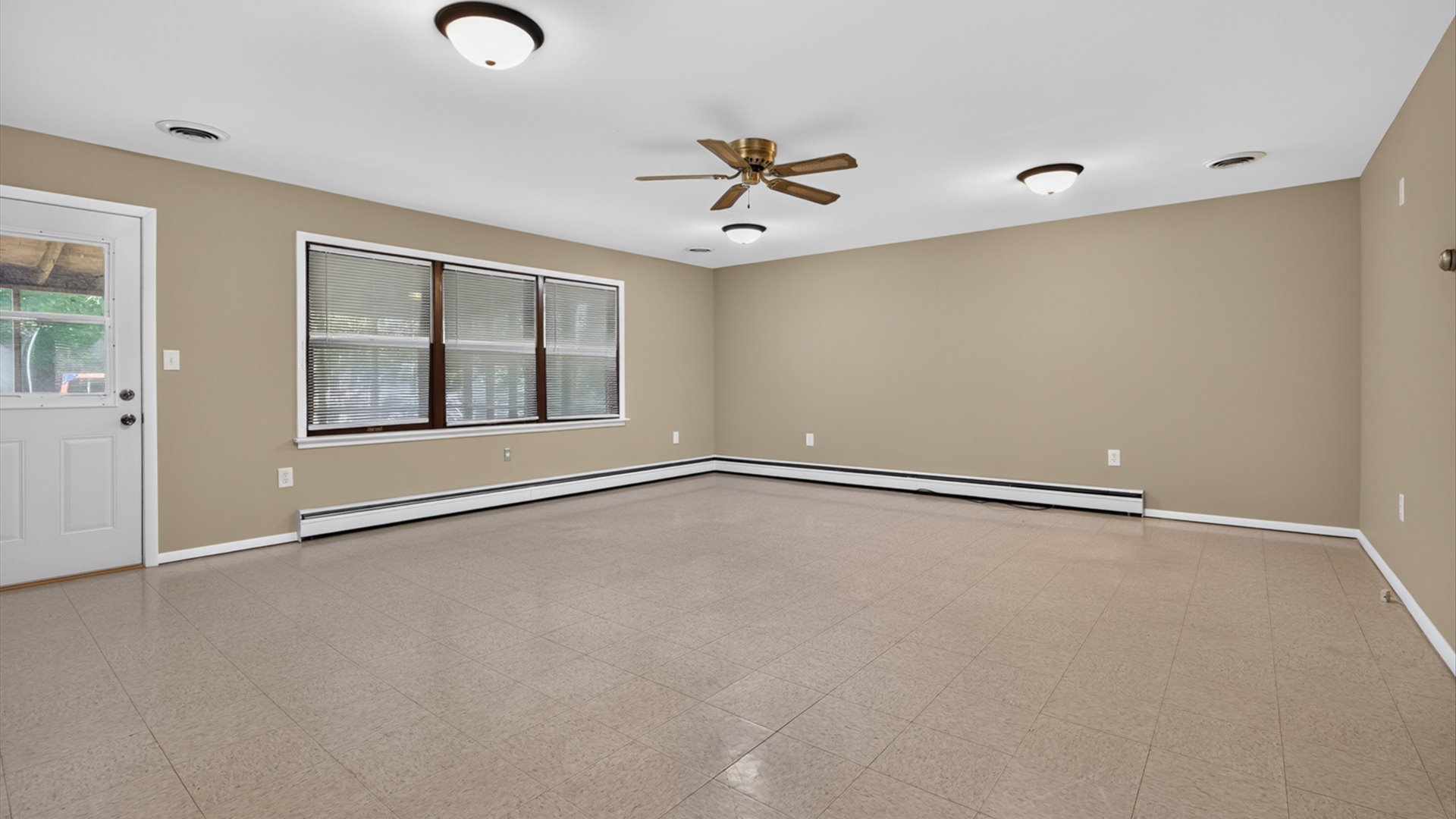 305 Centennial Avenue Normal, IL 61761 - Photo 8 of 49
