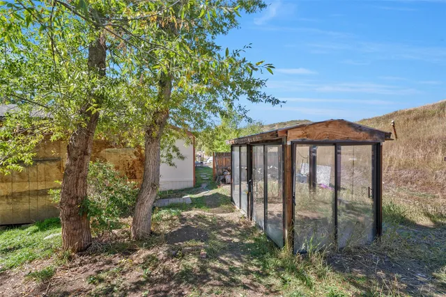 $595,000 | 408 Grant Avenue, Oak Creek, CO 80467