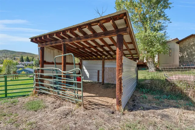 $595,000 | 408 Grant Avenue, Oak Creek, CO 80467