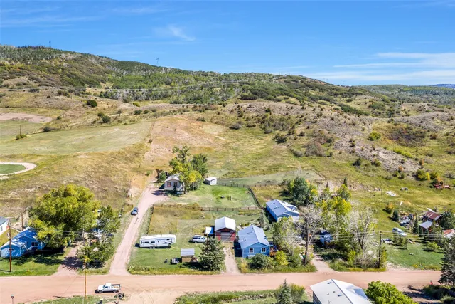 $595,000 | 408 Grant Avenue, Oak Creek, CO 80467