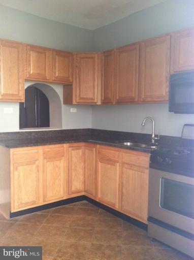 3820 Old Frederick Road Baltimore, MD 21229 - Photo 11 of 12 Kitchen