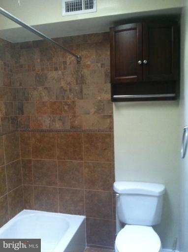 3820 Old Frederick Road Baltimore, MD 21229 - Photo 8 of 12 Bath