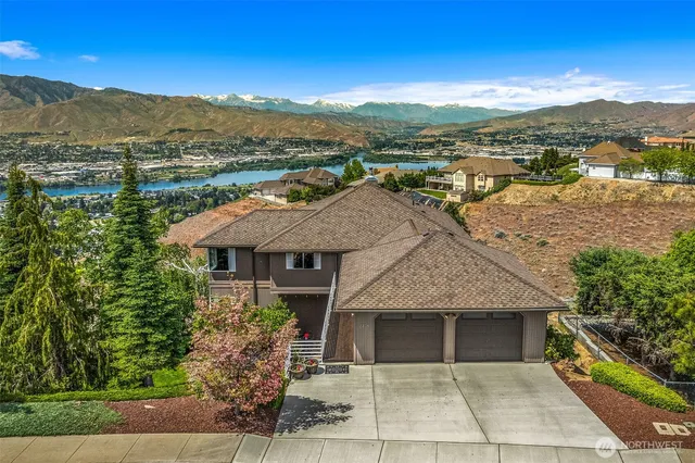 $1,024,000 | 2336 Grand Avenue, East Wenatchee, WA 98802