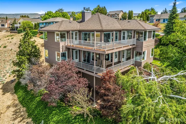 $1,024,000 | 2336 Grand Avenue, East Wenatchee, WA 98802