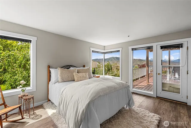 $1,024,000 | 2336 Grand Avenue, East Wenatchee, WA 98802