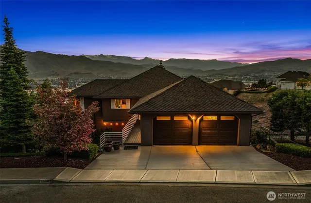 $1,024,000 | 2336 Grand Avenue, East Wenatchee, WA 98802