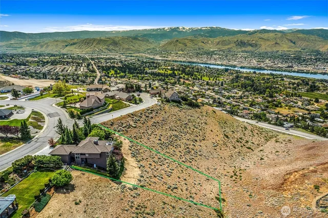 $1,024,000 | 2336 Grand Avenue, East Wenatchee, WA 98802
