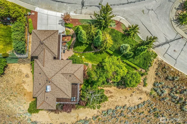 $1,024,000 | 2336 Grand Avenue, East Wenatchee, WA 98802