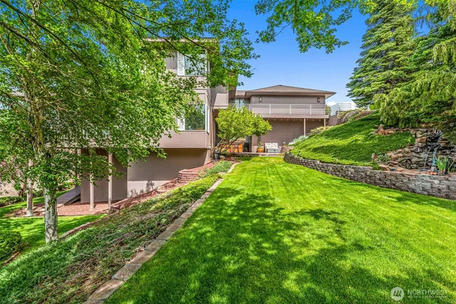 $1,024,000 | 2336 Grand Avenue, East Wenatchee, WA 98802