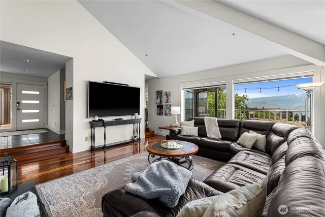 $1,024,000 | 2336 Grand Avenue, East Wenatchee, WA 98802