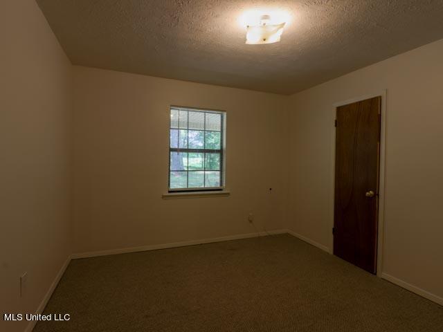 1644 South McRaven Road Jackson, MS 39209 - Photo 5 of 26 1644A McRaven Rd (13)