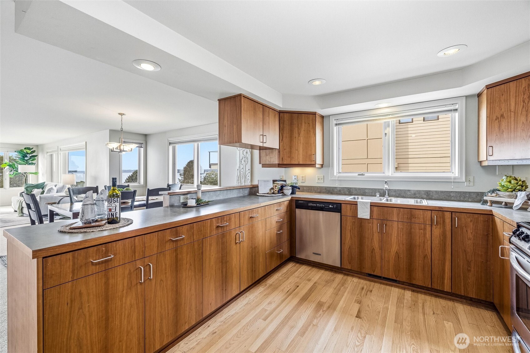 480 South State Street, Unit 204 Bellingham, WA 98225 - Photo 15 of 37