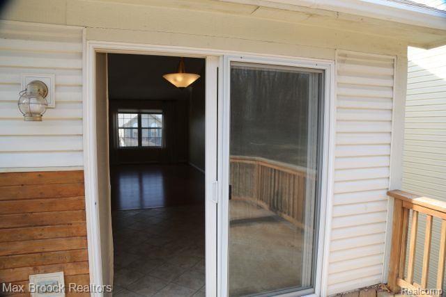 114 Eagle Ridge Road Lake Orion, MI 48360 - Photo 24 of 29 0C2A6696.jpg