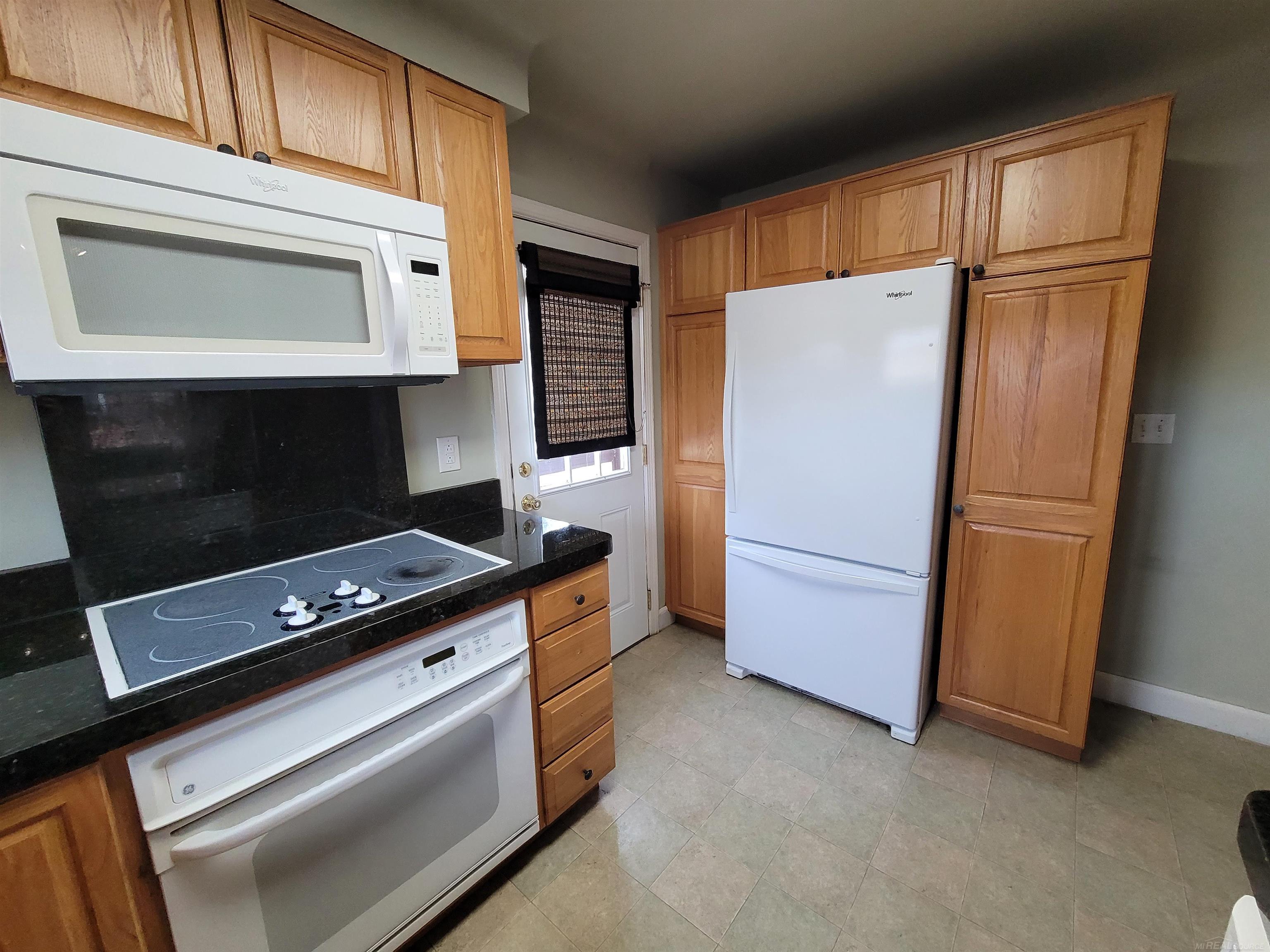 831 Roslyn Road Grosse Pointe, MI 48236 - Photo 18 of 46