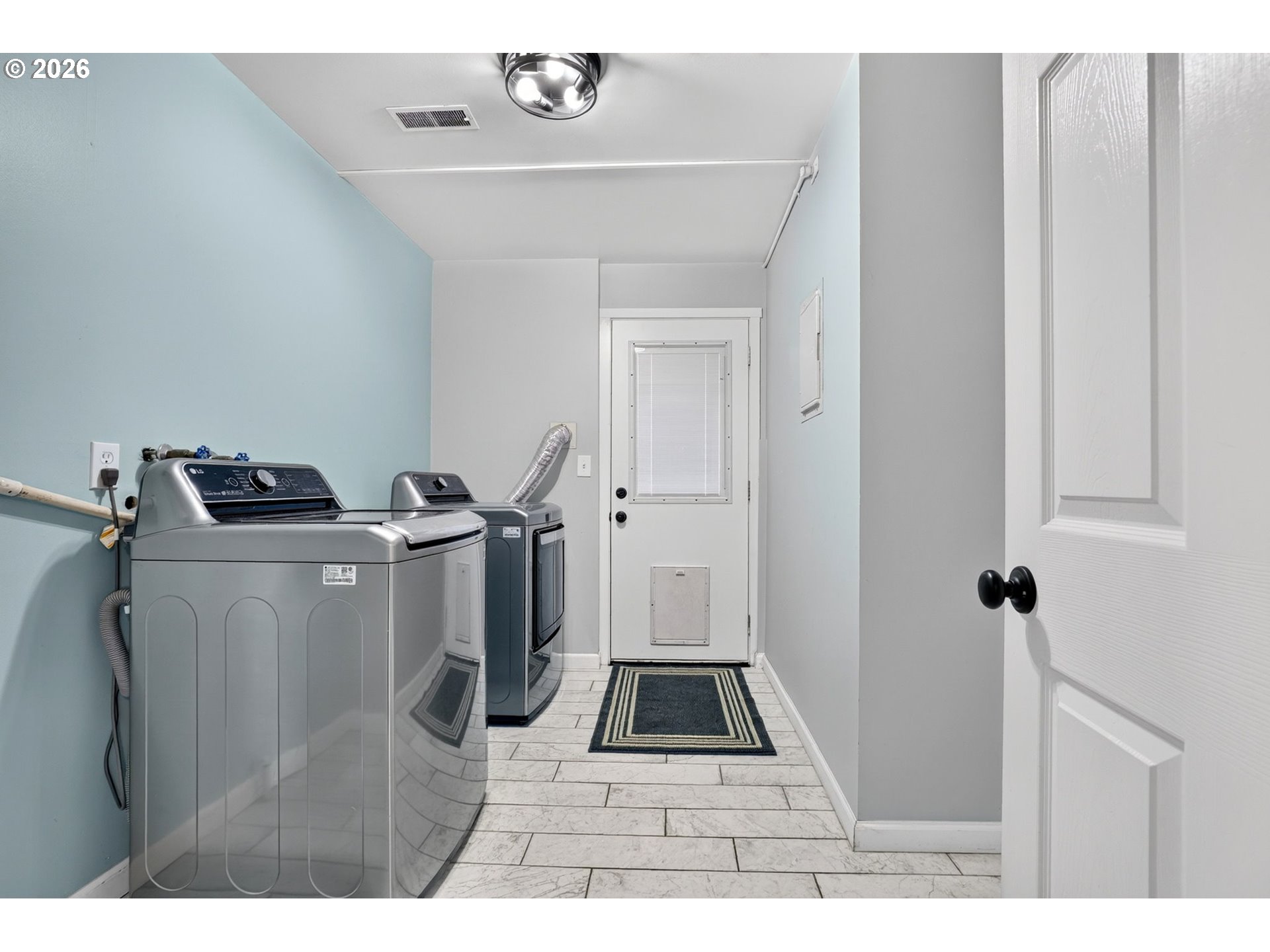 985 Northwest 3rd Street Gresham, OR 97030 - Photo 22 of 32 Laundry