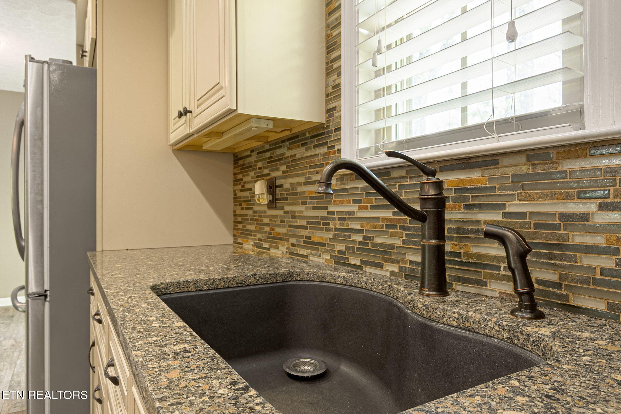 3216 Shellbark Drive Powell, TN 37849 - Photo 7 of 25 1000075092