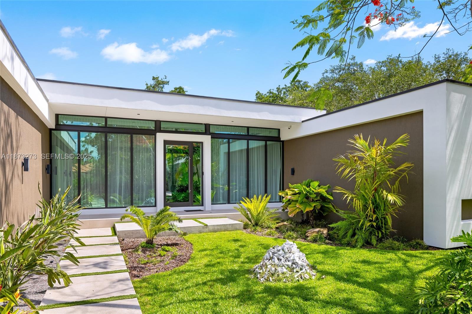 12100 Southwest 79th Avenue Pinecrest, FL 33156 - Photo 14 of 93