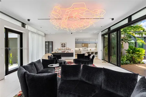 $6,750,000 | 12100 Southwest 79th Avenue, Pinecrest, FL 33156