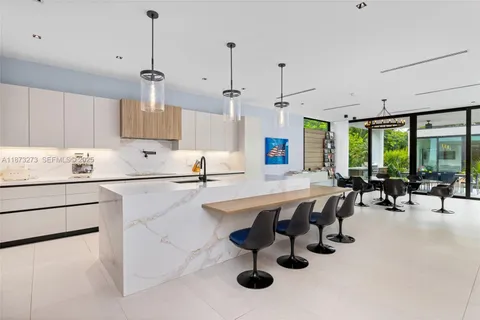 $6,750,000 | 12100 Southwest 79th Avenue, Pinecrest, FL 33156