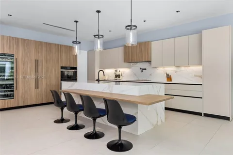 $6,750,000 | 12100 Southwest 79th Avenue, Pinecrest, FL 33156