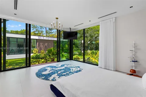 $6,750,000 | 12100 Southwest 79th Avenue, Pinecrest, FL 33156