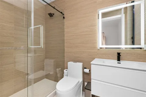 $6,750,000 | 12100 Southwest 79th Avenue, Pinecrest, FL 33156