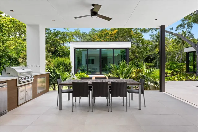 $6,750,000 | 12100 Southwest 79th Avenue, Pinecrest, FL 33156