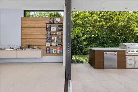 $6,750,000 | 12100 Southwest 79th Avenue, Pinecrest, FL 33156