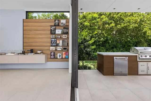 $6,750,000 | 12100 Southwest 79th Avenue, Pinecrest, FL 33156