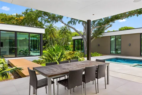 $6,750,000 | 12100 Southwest 79th Avenue, Pinecrest, FL 33156