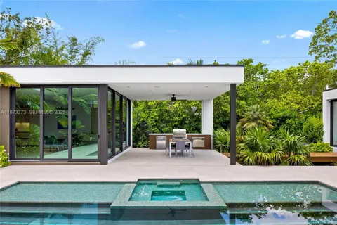 $6,750,000 | 12100 Southwest 79th Avenue, Pinecrest, FL 33156