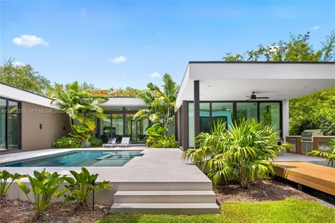 $6,750,000 | 12100 Southwest 79th Avenue, Pinecrest, FL 33156