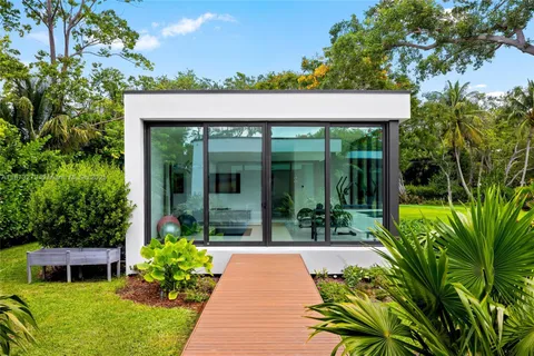 $6,750,000 | 12100 Southwest 79th Avenue, Pinecrest, FL 33156
