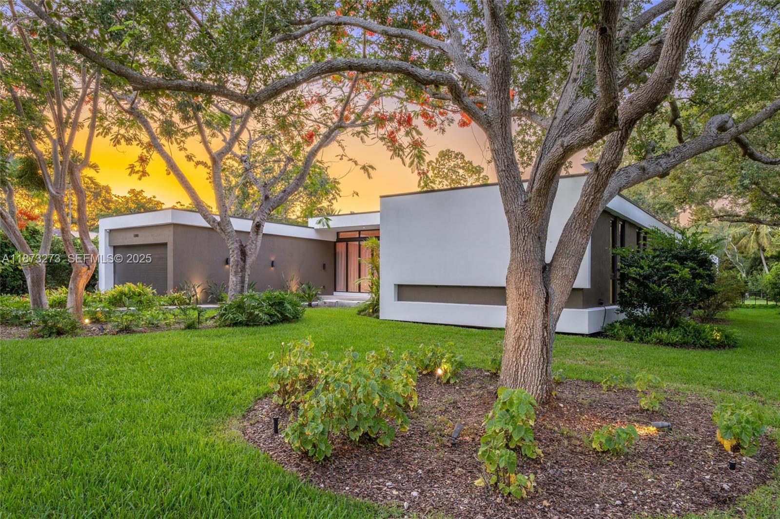 12100 Southwest 79th Avenue Pinecrest, FL 33156 - Photo 7 of 93