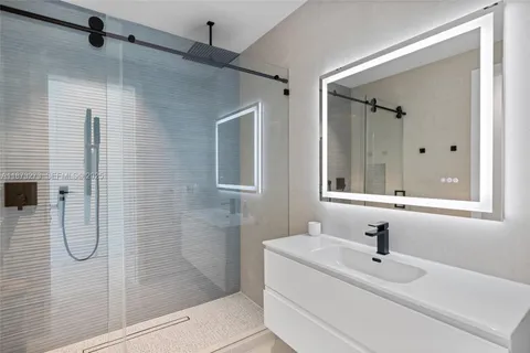 $6,500,000 | 12100 Southwest 79th Avenue, Pinecrest, FL 33156